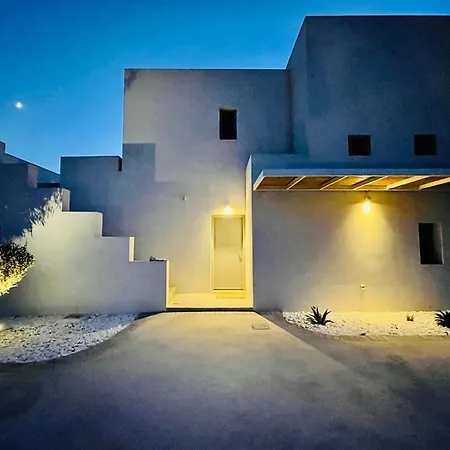 Dreamy Sunset A Few Steps From The Villa *